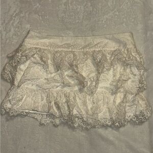 Cream Ruffle lace mini skirt SIZE M
